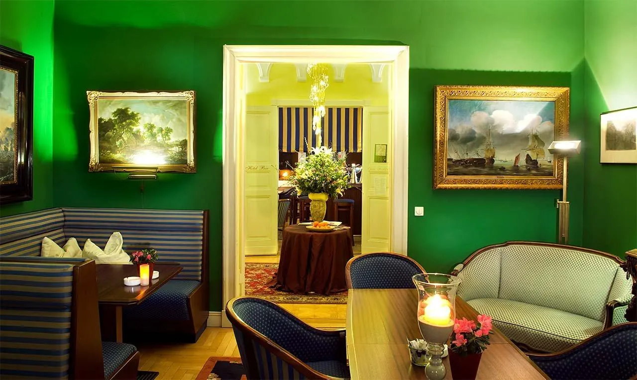 Hotelbar der Villa Monte Vino für den Abend nach der Tagung