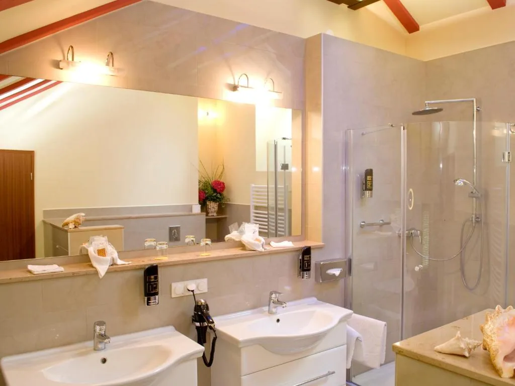 Badezimmer im Hotel Villa Monte Vino Potsdam (5)