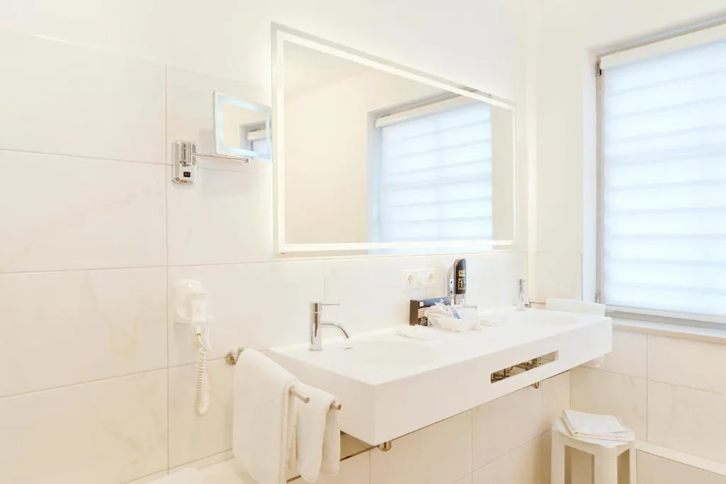 Badezimmer im Hotel Villa Monte Vino Potsdam (8)