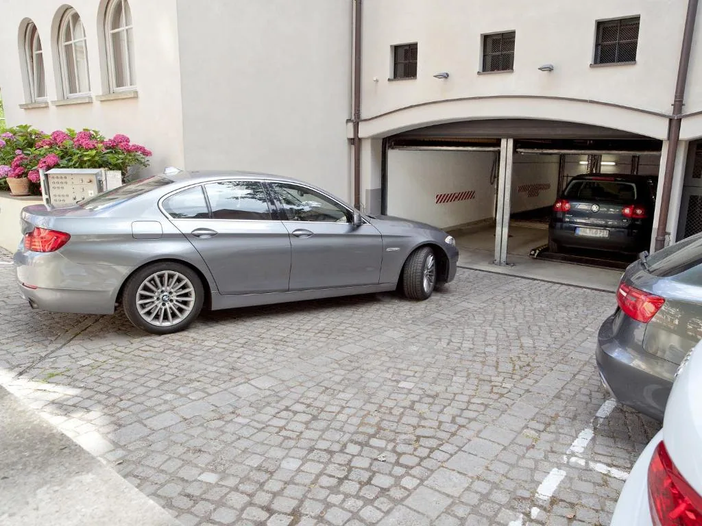 Fahrradverleih und Parkmöglichkeiten am Hotel Villa Monte Vino Potsdam (4)